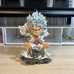 Gear 5 luffy Character Figurine with White and Gray Hair